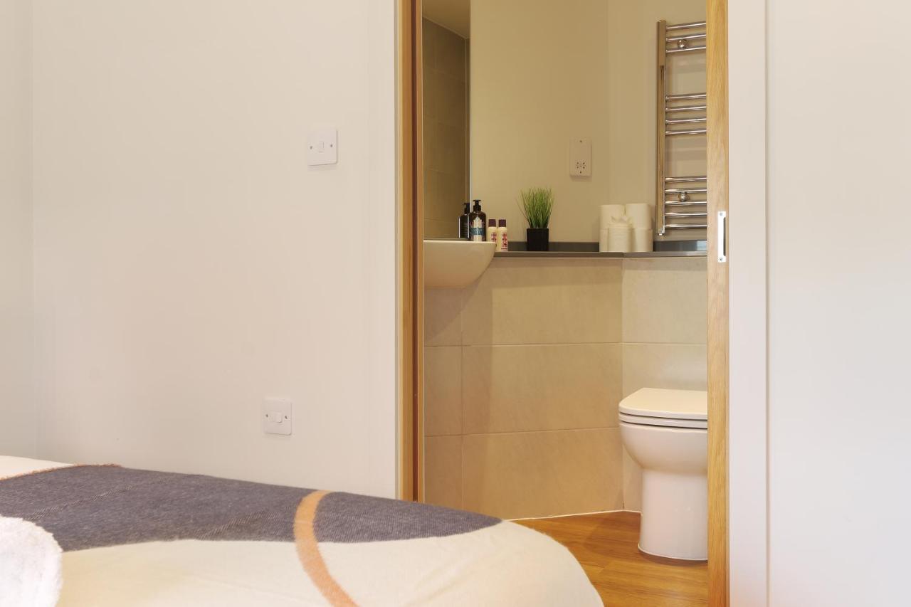 Modern 2-Bed Apartment, Free Parking, City Centre, Netflix & Pet Friendly - Hosted By Stay Host Save Шеффілд Екстер'єр фото